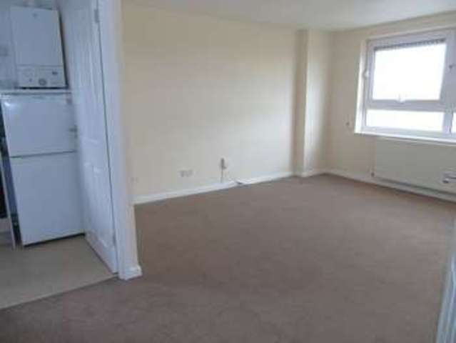  Image of 1 bedroom Flat to rent in The Towers Stevenage SG1 at Southgate  Stevenage, SG1 1HE