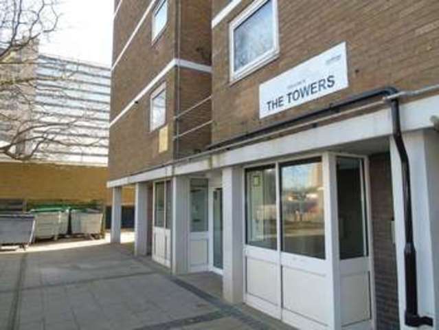  Image of 1 bedroom Flat to rent in The Towers Stevenage SG1 at Southgate  Stevenage, SG1 1HE