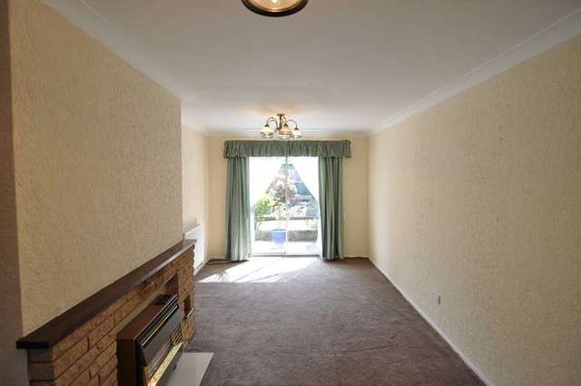  Image of 3 bedroom Terraced house to rent in Tinmeadow Crescent Rednal Birmingham B45 at Tinmeadow Crescent Rednal Birmingham, B45 8TL