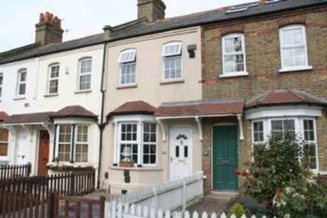  Image of 2 bedroom Terraced house to rent in Twickenham Road Hanworth Feltham TW13 at Twickenham Road Twickenham Borders - Hanworth FELTHAM, TW13 6HG