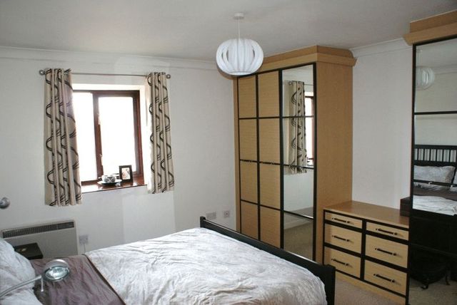  Image of 2 bedroom Flat for sale in Polehampton Close Twyford Reading RG10 at Polehampton Close Twyford Reading, RG10 9RP