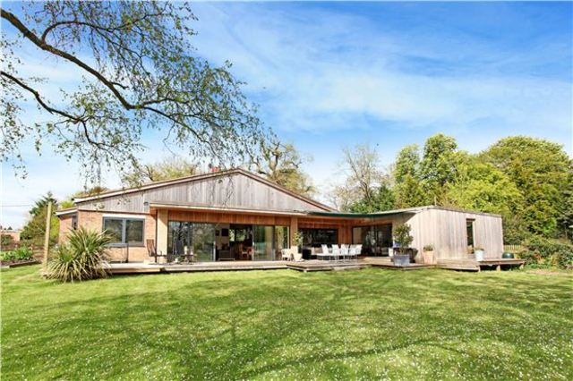  Image of 6 bedroom Detached house for sale in Upper End Birlingham Pershore WR10 at Upper End Birlingham Worcestershire, WR10 3AA