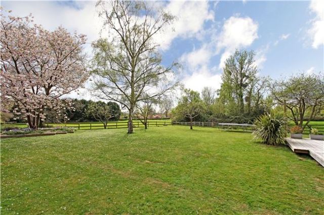  Image of 6 bedroom Detached house for sale in Upper End Birlingham Pershore WR10 at Upper End Birlingham Worcestershire, WR10 3AA