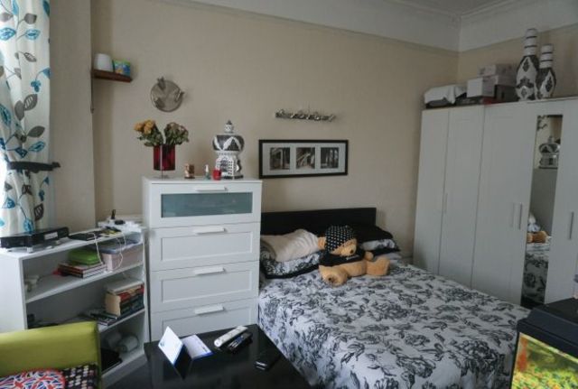  Image of Flat for sale in Upper Grosvenor Road Tunbridge Wells TN1 at Tunbridge Wells, TN1 2EU