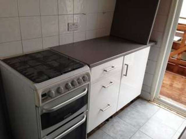  Image of 3 bedroom Flat to rent in Valkyrie Road Westcliff-on-Sea SS0 at Valkyrie Road  Westcliff-On-Sea, SS0 8AW