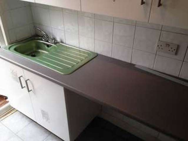  Image of 3 bedroom Flat to rent in Valkyrie Road Westcliff-on-Sea SS0 at Valkyrie Road  Westcliff-On-Sea, SS0 8AW