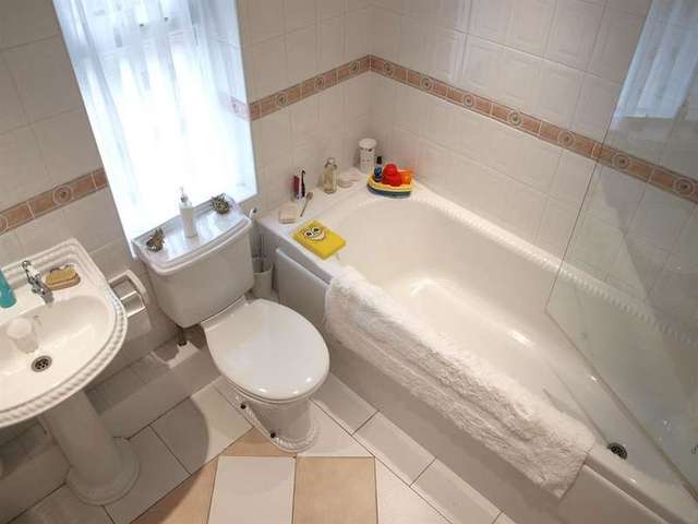  Image of 3 bedroom Semi-Detached house for sale in Verity View Leeds LS9 at Leeds  Harehills, LS9 0EE