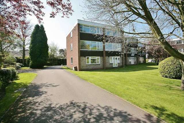  Image of 3 bedroom Town House for sale in Vernon Close Leamington Spa CV32 at Leamington Spa Warwickshire, CV32 6HH