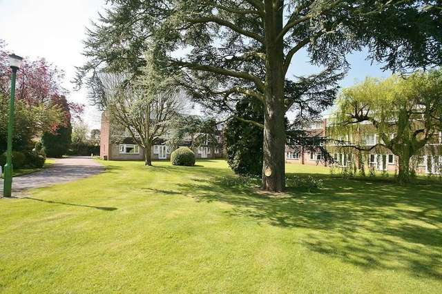  Image of 3 bedroom Town House for sale in Vernon Close Leamington Spa CV32 at Leamington Spa Warwickshire, CV32 6HH