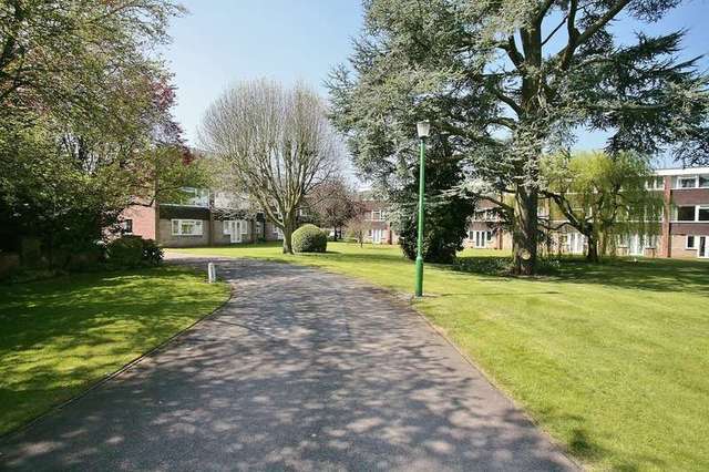  Image of 3 bedroom Town House for sale in Vernon Close Leamington Spa CV32 at Leamington Spa Warwickshire, CV32 6HH