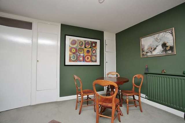  Image of 3 bedroom Town House for sale in Vernon Close Leamington Spa CV32 at Leamington Spa Warwickshire, CV32 6HH