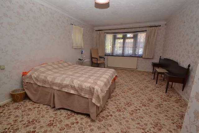  Image of 4 bedroom Detached house for sale in Woodlinken Drive Verwood BH31 at Verwood, BH31 6BW