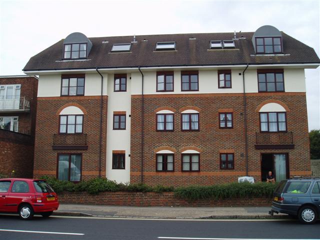  Image of 1 bedroom Flat to rent in South Street Lancing BN15 at Lancing, BN15 8BE