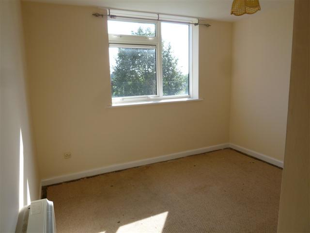  Image of 2 bedroom Flat to rent in Rogate Road Worthing BN13 at Worthing, BN13 2DX