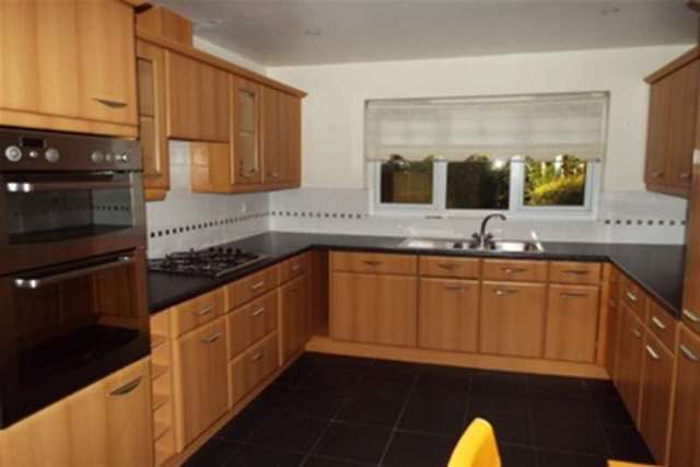  Image of 4 bedroom Detached house to rent in Wainwright Close Rhos on Sea Colwyn Bay LL28 at Colwyn Bay, LL28 4DZ