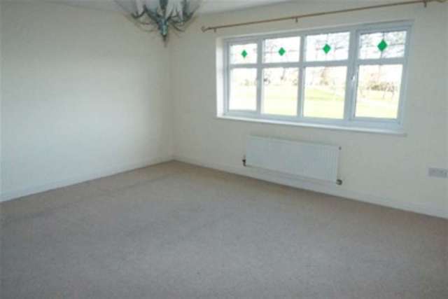  Image of 4 bedroom Detached house to rent in Wainwright Close Rhos on Sea Colwyn Bay LL28 at Colwyn Bay, LL28 4DZ
