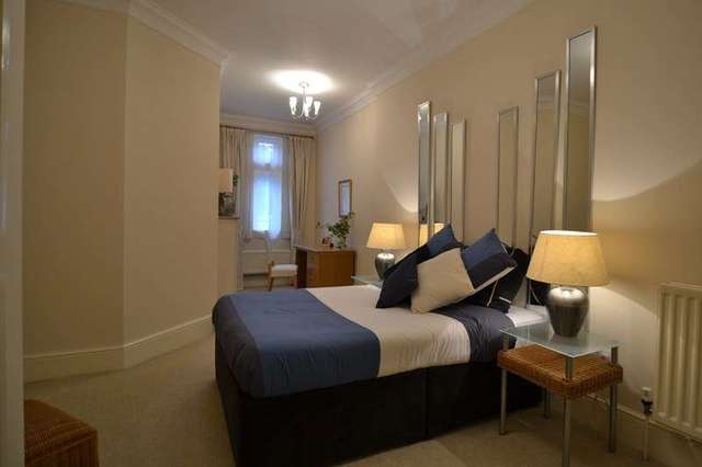  Image of 2 bedroom Property to rent in Wake Green Road Moseley Birmingham B13 at Wake Green Road Moseley Birmingham, B13 9PE