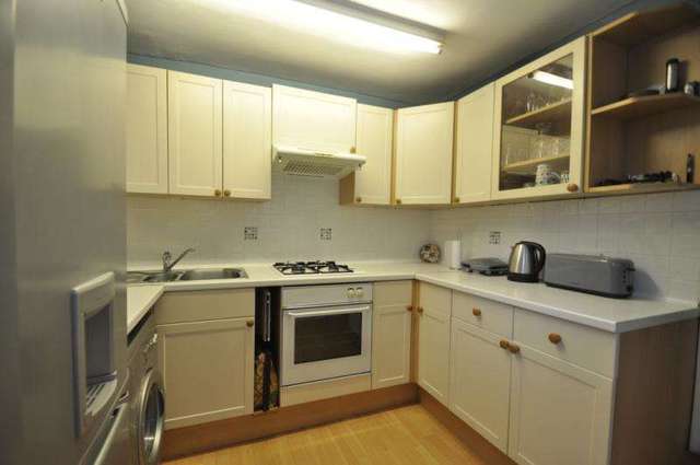  Image of 1 bedroom Flat to rent in Walpole Road Colliers Wood London SW19 at London  Colliers Wood, SW19 2BZ