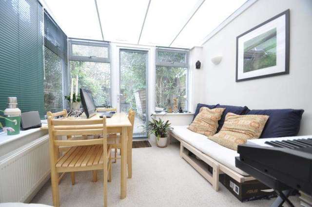  Image of 1 bedroom Flat to rent in Walpole Road Colliers Wood London SW19 at London  Colliers Wood, SW19 2BZ