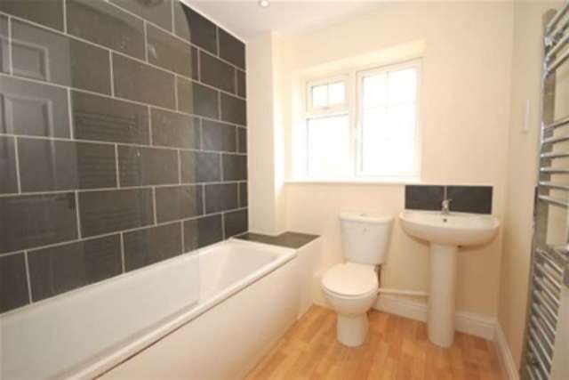  Image of 2 bedroom Terraced house to rent in Warburton Close Uckfield TN22 at Uckfield, TN22 1TN