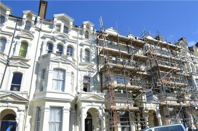  Image of 1 bedroom Flat to rent in Warrior Gardens St. Leonards-on-Sea TN37 at East Sussex, TN37 6EB