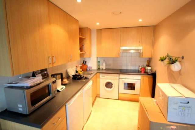  Image of 1 bedroom Flat to rent in Queenstown Road London SW8 at Queenstown Road Chelsea Bridge Wharf London, SW8 4NJ