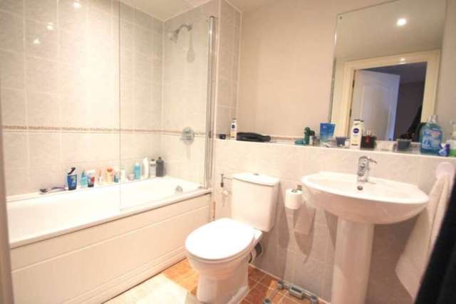  Image of 1 bedroom Flat to rent in Queenstown Road London SW8 at Queenstown Road Chelsea Bridge Wharf London, SW8 4NJ