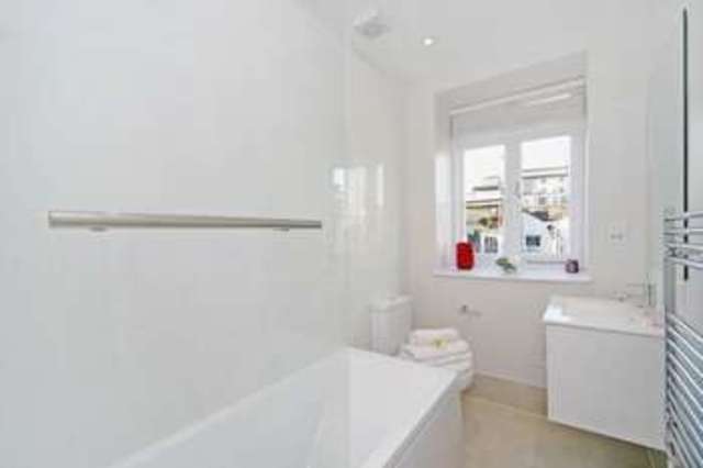  Image of 2 bedroom Flat to rent in Warwick Way London SW1V at Warwick Way  London,, SW1V 1QS