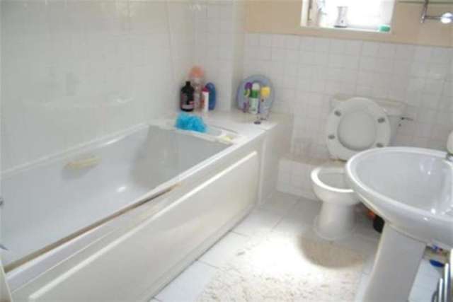  Image of 2 bedroom Flat to rent in Waterside Lancaster LA1 at Lancaster, LA1 1AY