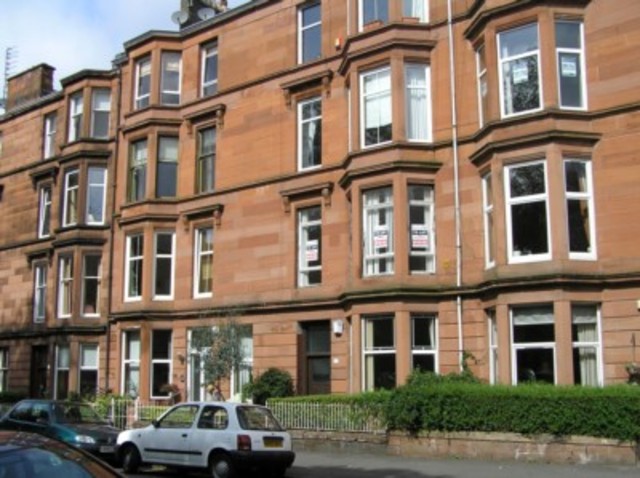  Image of 2 bedroom Flat to rent in Waverley Gardens Shawlands Glasgow G41 at Waverley Gardens Shawlands Glasgow, G41 2DP