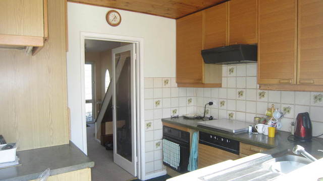  Image of 6 bedroom Semi-Detached house for sale in Westacott Hayes UB4 at Middlesex  Hayes, UB4 8AQ