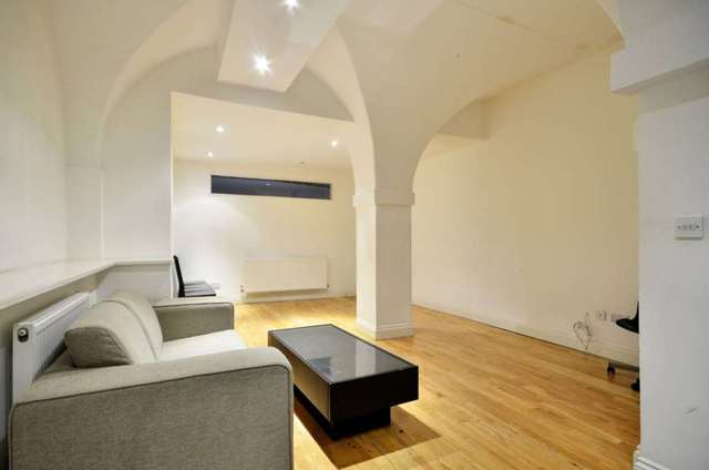  Image of 4 bedroom Flat to rent in Weymouth Mews London W1G at Marylebone, W1G 7DX