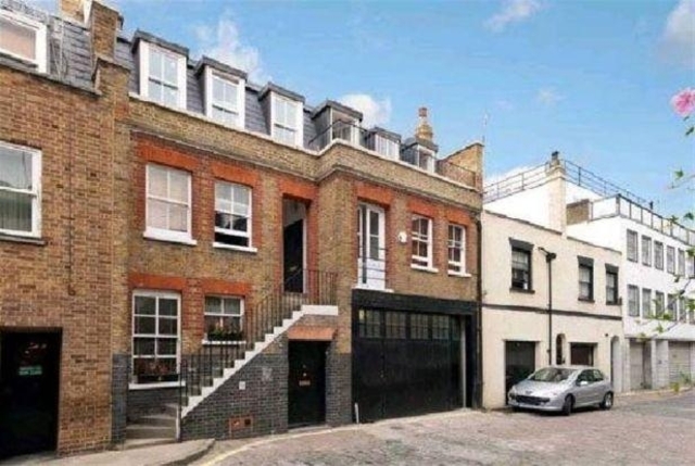  Image of 4 bedroom Flat to rent in Weymouth Mews London W1G at Marylebone, W1G 7DX