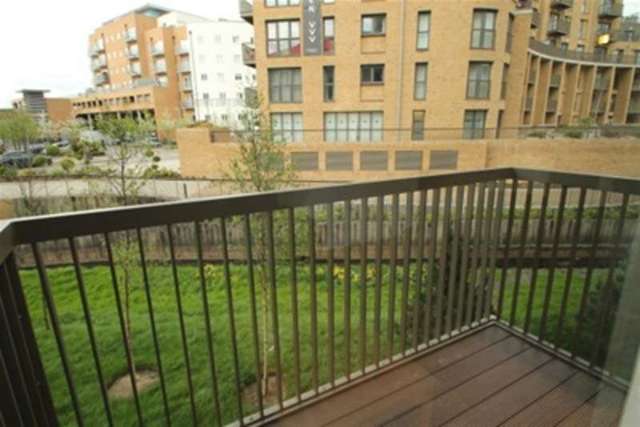  Image of 2 bedroom Flat to rent in Whitestone Way Croydon CR0 at Croydon, CR0 4FG