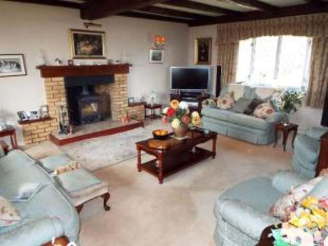  Image of 2 bedroom Bungalow for sale in Methwold Road Whittington King