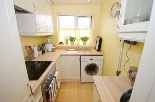  Image of 1 bedroom Flat for sale in Willow Drive Ringwood BH24 at Ringwood  Poulner, BH24 3BE