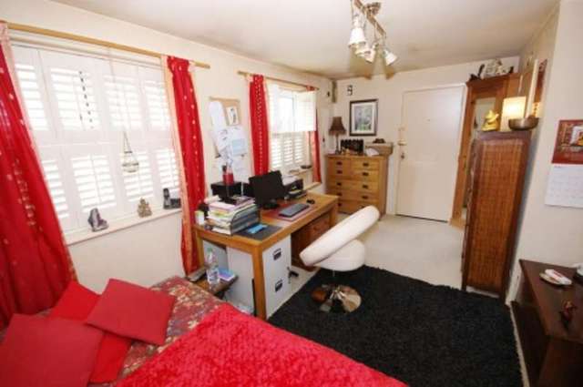  Image of 1 bedroom Flat for sale in Willow Drive Ringwood BH24 at Ringwood  Poulner, BH24 3BE