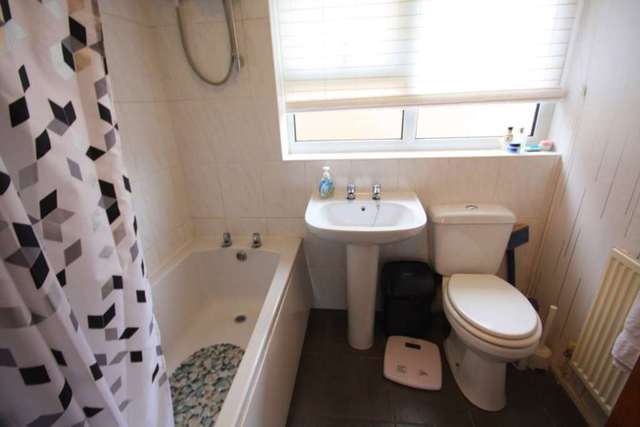  Image of 2 bedroom Apartment to rent in Wilton Court Prestwich Manchester M25 at Wilton Court  Manchester, M25 2RT