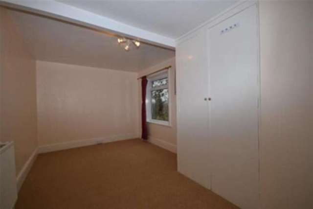  Image of 2 bedroom Flat to rent in Station Road Sway Lymington SO41 at Lymington, SO41 6AA