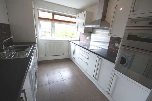  Image of 1 bedroom Flat to rent in Lawn Street Winchester SO23 at Lawn Street  Winchester, SO23 8DT