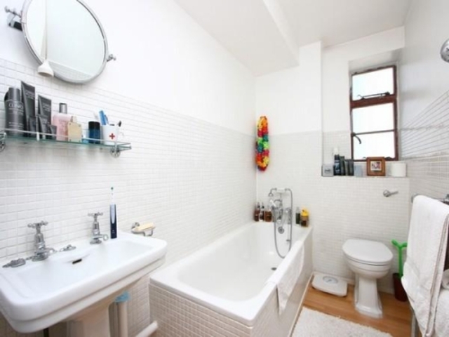  Image of Studio flat to rent in Vicarage Gate London W8 at Winchester Court  Vicarage Gate, W8 4AF