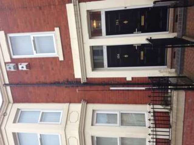 Image of 3 bedroom Flat to rent in Wingrove Avenue Newcastle upon Tyne NE4 at Wingrove Avenue Fenham Newcastle Upon Tyne, NE4 9AD