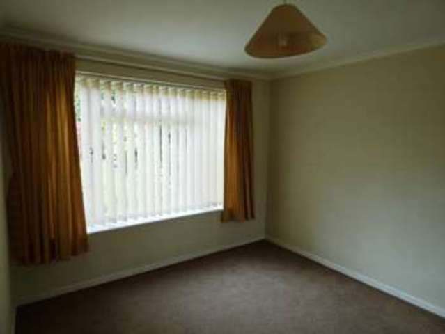  Image of 3 bedroom Detached house to rent in Woodrow Drive Wokingham RG40 at Woodrow Drive Wokingham Wokingham, RG40 1RU