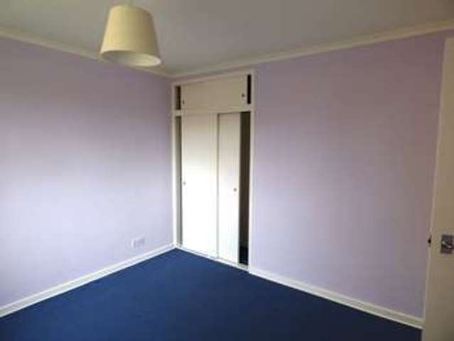 Image of 3 bedroom Detached house to rent in Woodrow Drive Wokingham RG40 at Woodrow Drive Wokingham Wokingham, RG40 1RU