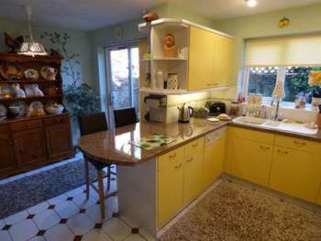  Image of 4 bedroom Detached house to rent in Buttercup Close Wokingham RG40 at Buttercup Close Wokingham Wokingham, RG40 1QZ