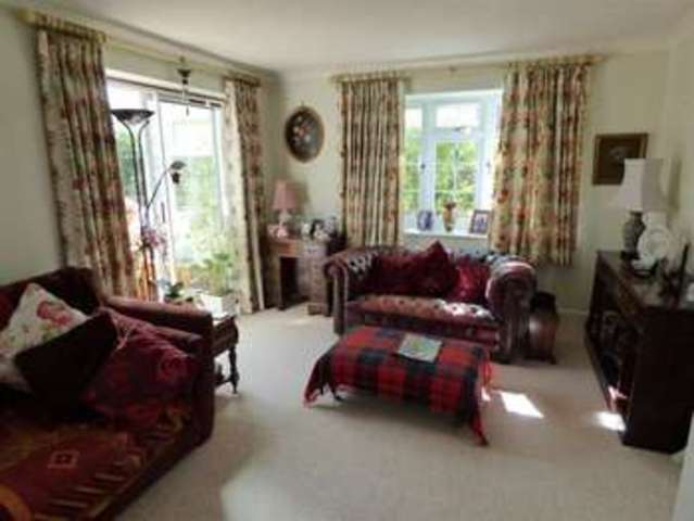  Image of 4 bedroom Detached house to rent in Buttercup Close Wokingham RG40 at Buttercup Close Wokingham Wokingham, RG40 1QZ