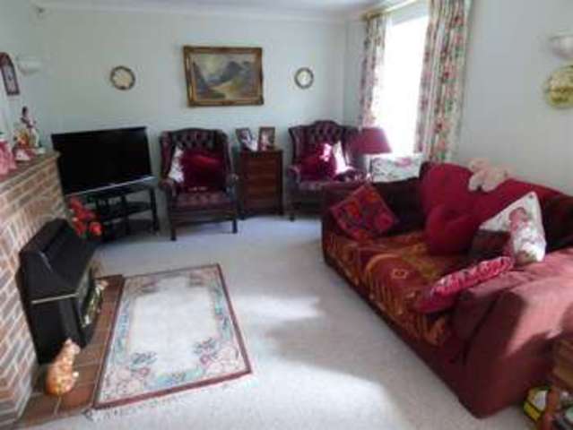  Image of 4 bedroom Detached house to rent in Buttercup Close Wokingham RG40 at Buttercup Close Wokingham Wokingham, RG40 1QZ