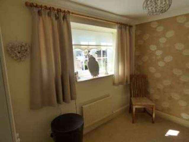  Image of 4 bedroom Detached house to rent in Buttercup Close Wokingham RG40 at Buttercup Close Wokingham Wokingham, RG40 1QZ