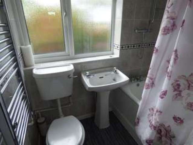  Image of 3 bedroom Detached house to rent in Whaley Road Wokingham RG40 at Whaley Road Wokingham Wokingham, RG40 1QA