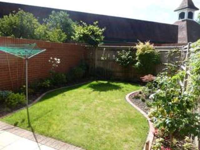  Image of 3 bedroom Detached house to rent in Rectory Close Wokingham RG40 at Rectory Close Wokingham Wokingham, RG40 1TH